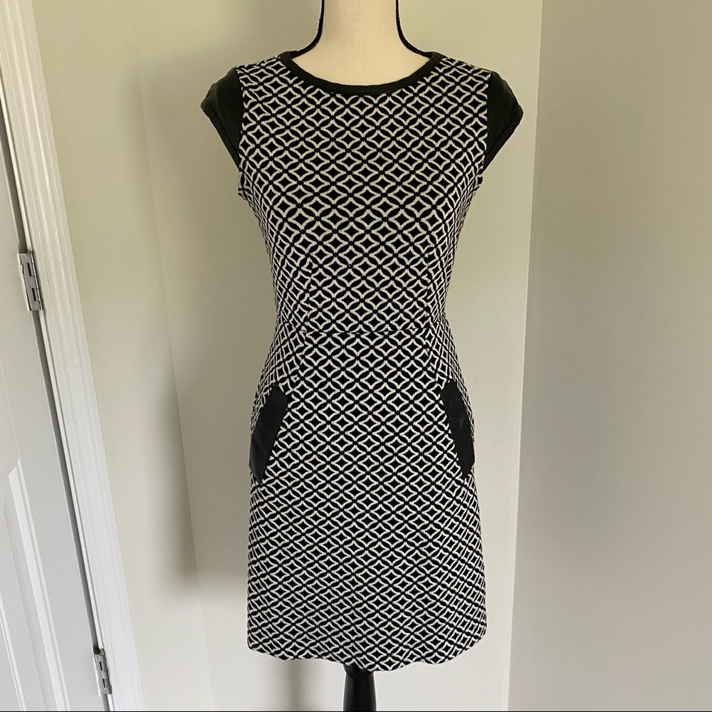 NY&Co Black and White Art Deco Dress Size XS